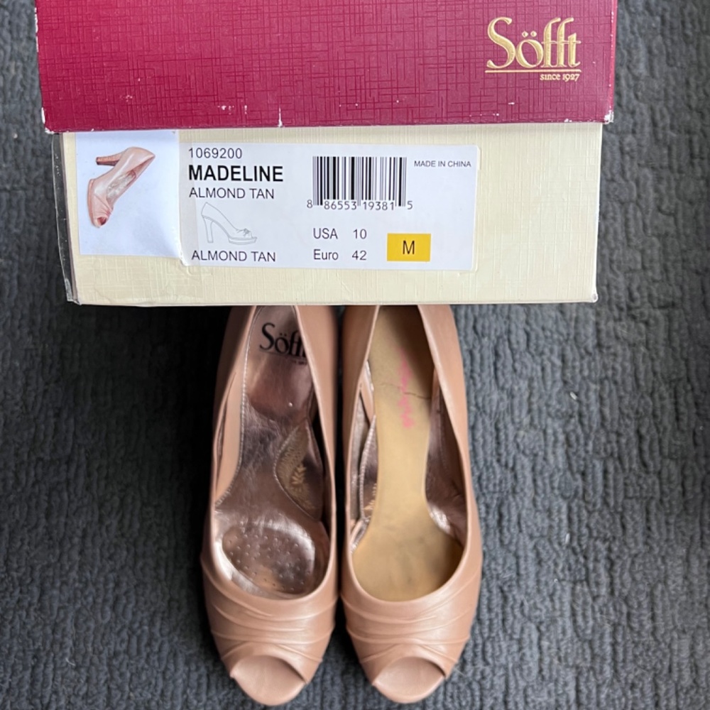 Shoes - Picture 2 of 3